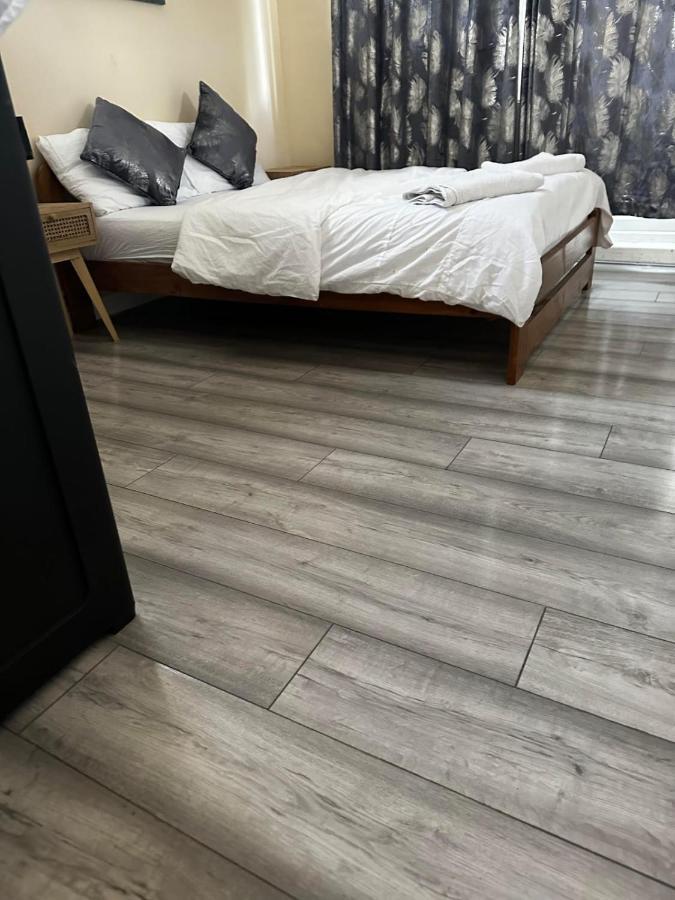 Bloomsbury Apartments - Edgware London Екстер'єр фото